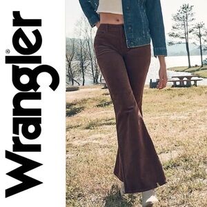 NWT Wrangler High Rise Fierce Flare Corduroy Size 12 31/32